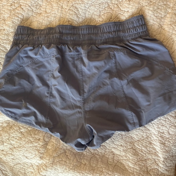 REVERSIBLE LULU SHORTS! Never worn! - Picture 3 of 4